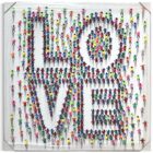 Acryl-Mischtechnik-Werk von Juan Aliaga mit farbigen Figuren, die den Schriftzug LOVE als Relief formen, 80 × 80 cm.