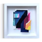 Daniel Lisson Colors in Space No. 33 Collage Unikat gerahmt mit Blau-, Pink- und Farbakzenten 34,5 × 34,5 cm
