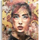 Astrid Stöfhas Lychee Blossom – Porträt einer Frau mit Blattgold, Vögeln und floralen Elementen, Öl und Mischtechnik auf Leinwand.