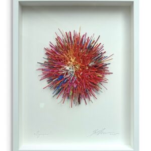 Gabriele Mierzwa Organics 3D-Wandobjekt aus farbigen Holzstäbchen mit radialer Struktur