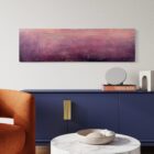Fee Gunkel Lead the Way, Mischtechnik auf Leinwand, Unikat, 140 × 40 cm in Bordeaux-, Mauve- und Rosétönen mit strukturierter Oberfläche.