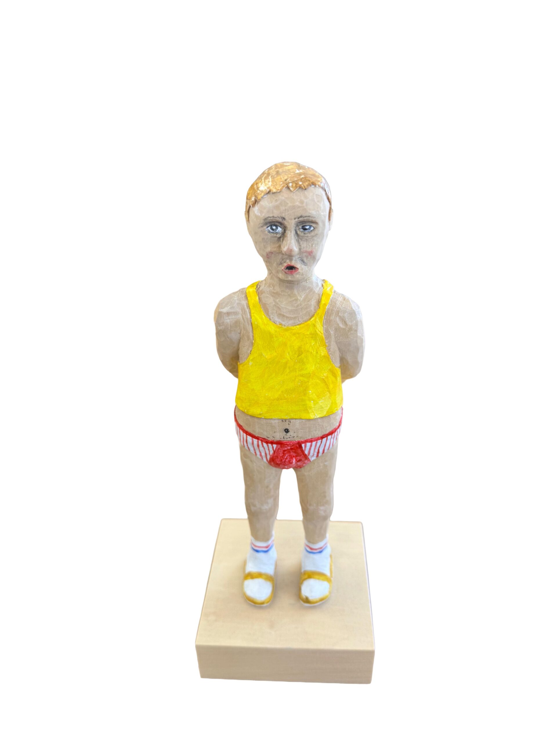 guenter_hinrichs_selle_skulptur.png Günter Hinrichs-Selle, „Heinz“, farbig gefasste Lindenholzskulptur in gelbem Oberteil, signiertes Unikat, Höhe 30 cm