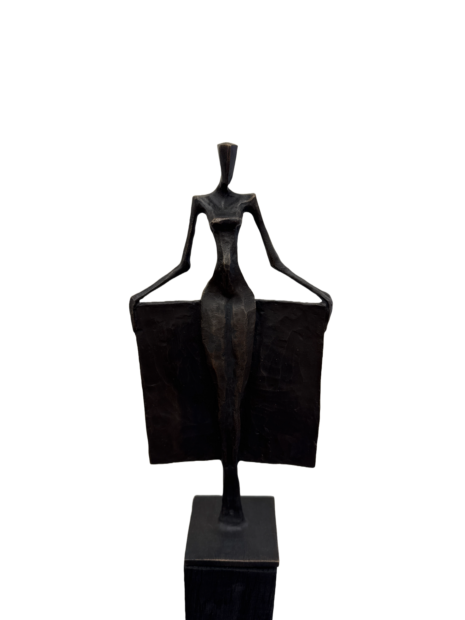 Bronzeskulptur „Nelle“ von Nando Kallweit – stehende weibliche Figur mit ausgestelltem Gewand