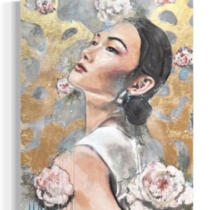 Astrid Stöfhas Golden Lychee – Porträt einer Frau mit Blattgold-Hintergrund und floralen Elementen