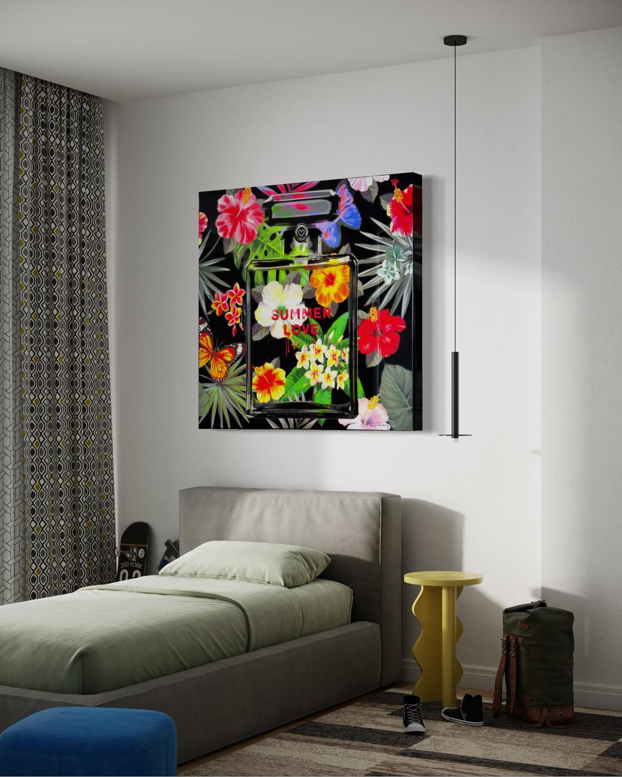 Paul Thierry „Chanel – Summer Love“, farbenfrohes Unikat mit Parfümflakon, tropischen Blumen und Schmetterlingen auf schwarzem Grund